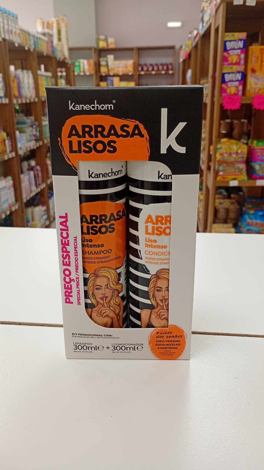 Kanechom Arrasa Liso kit. Shampoo e Condicionador. 300ml cada